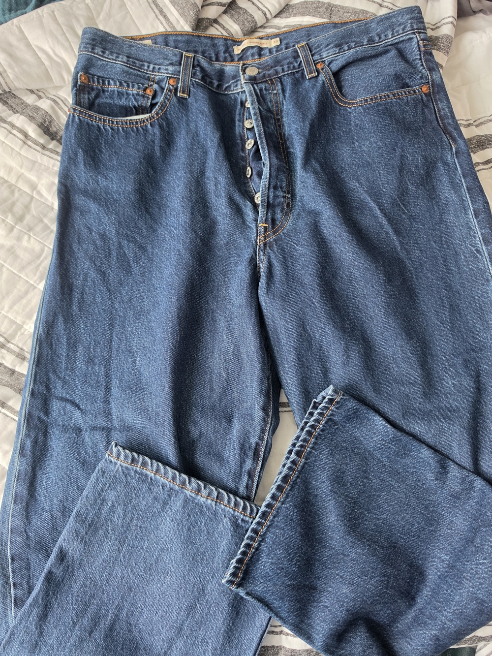 Women"s Levi's Ribcage Straight Ankle  Blue Button-Fly Denim Jeans